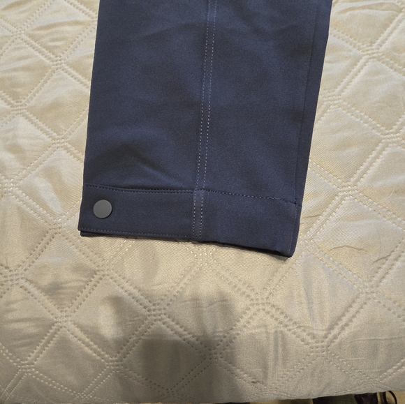 NEW Petite Athleta Endless Cargo Pants. - Picture 2 of 9